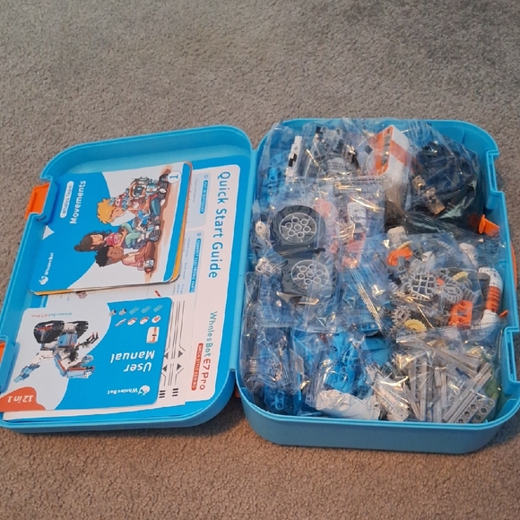 Robot Building Kit - Picture 1 of 8